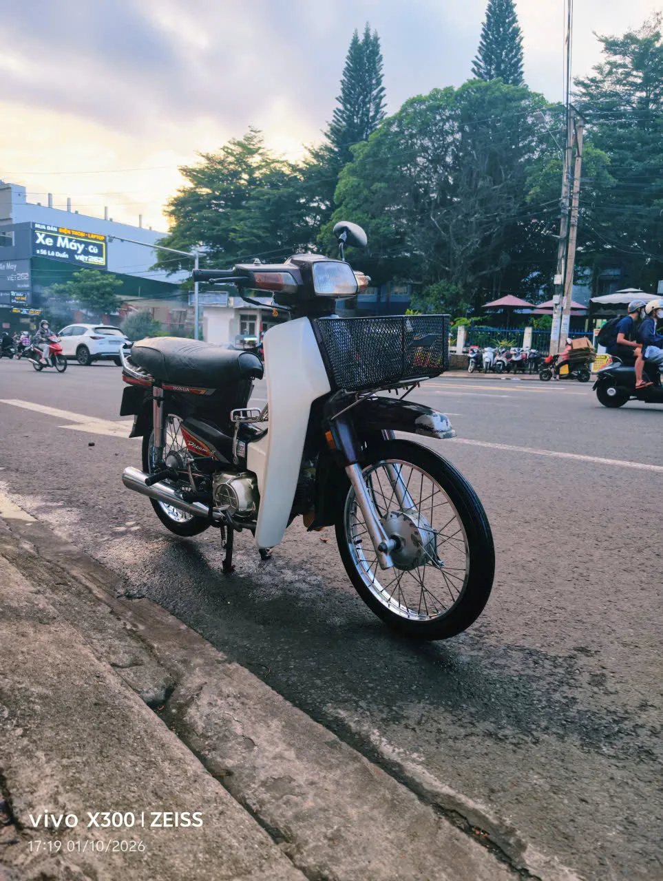 Honda Super Dream Thái 2001 Nâu Trắng — ảnh 3