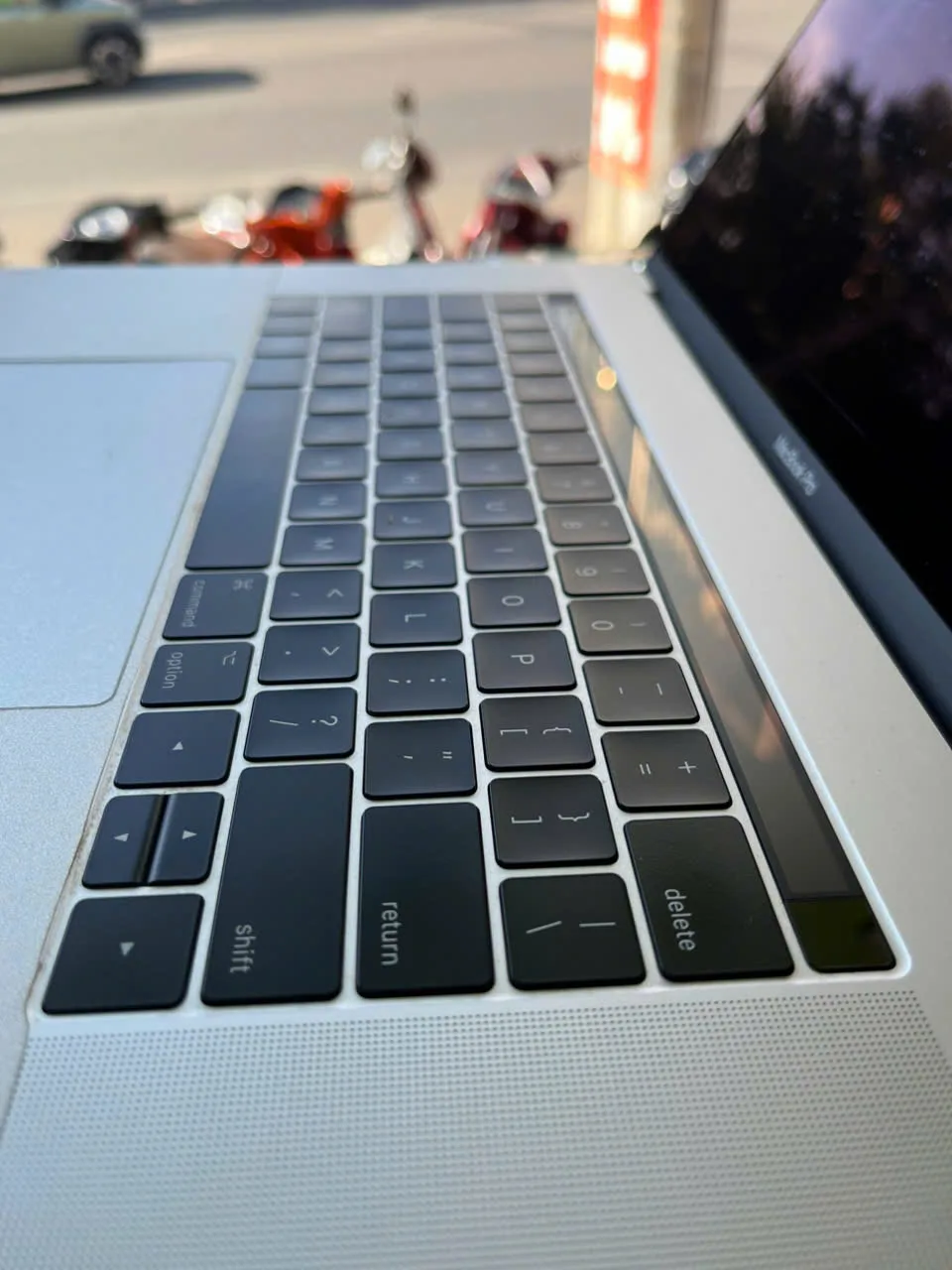 MacBook Pro 2017 | Core i5 | RAM 16GB | SSD 1T GB | 15.4 inch — ảnh 2