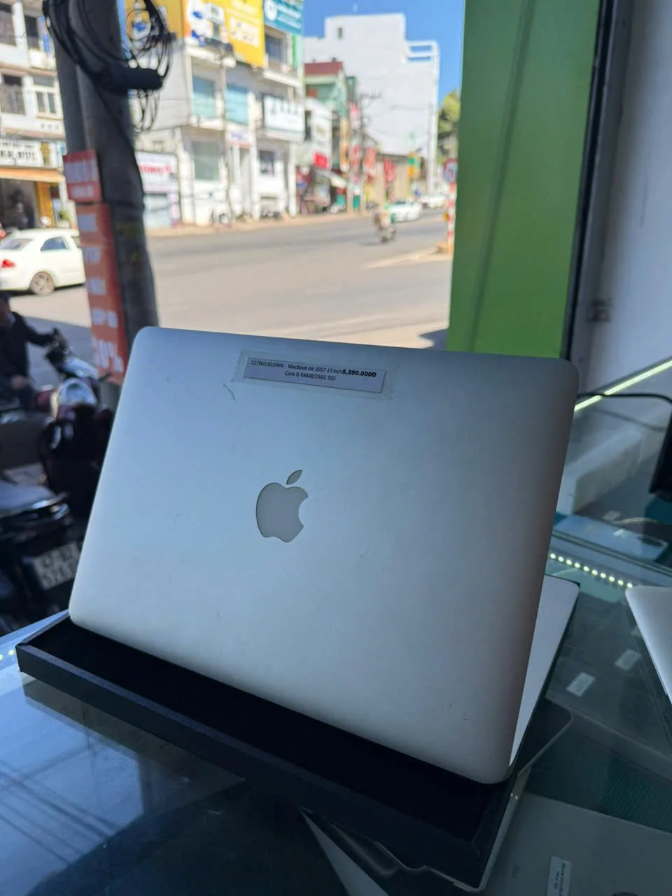 MacBook Air 2017 | Core i5 | RAM 8GB | SSD 256GB | 13.3 inch