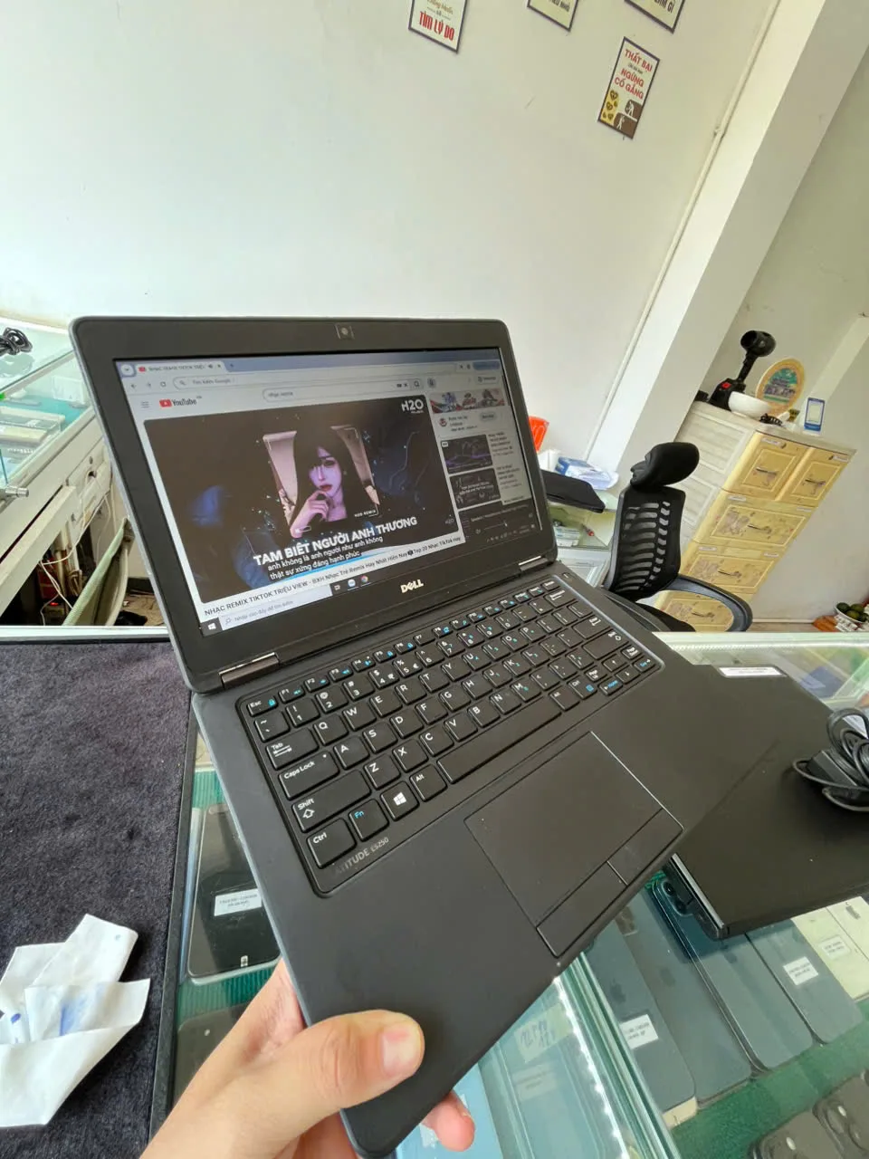 DELL LATUTIDE E5250 — ảnh 2
