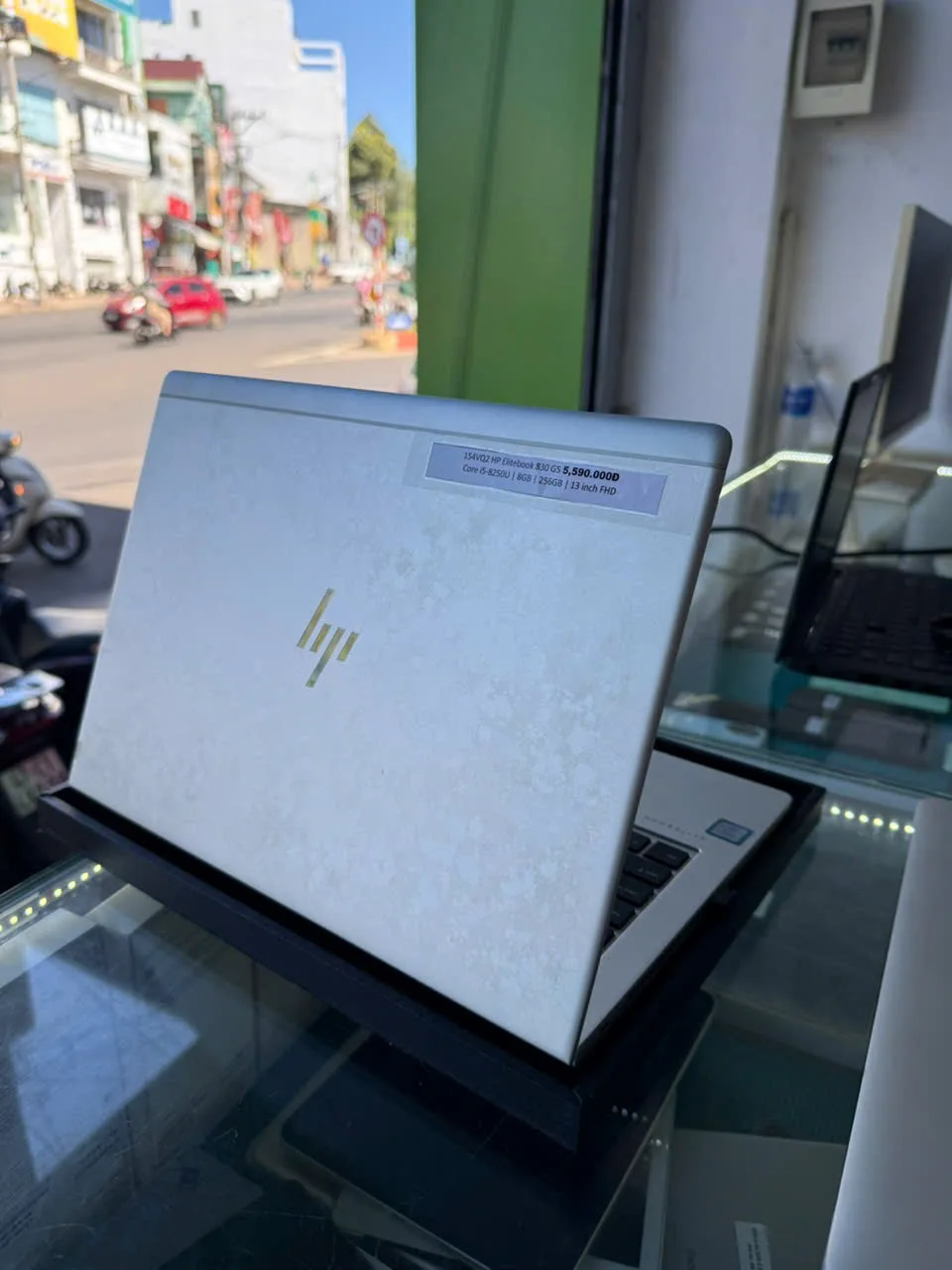 HP EliteBook 830 G5 | Core i5-8250U | RAM 8GB | SSD 256GB | 13.3 inch Full HD