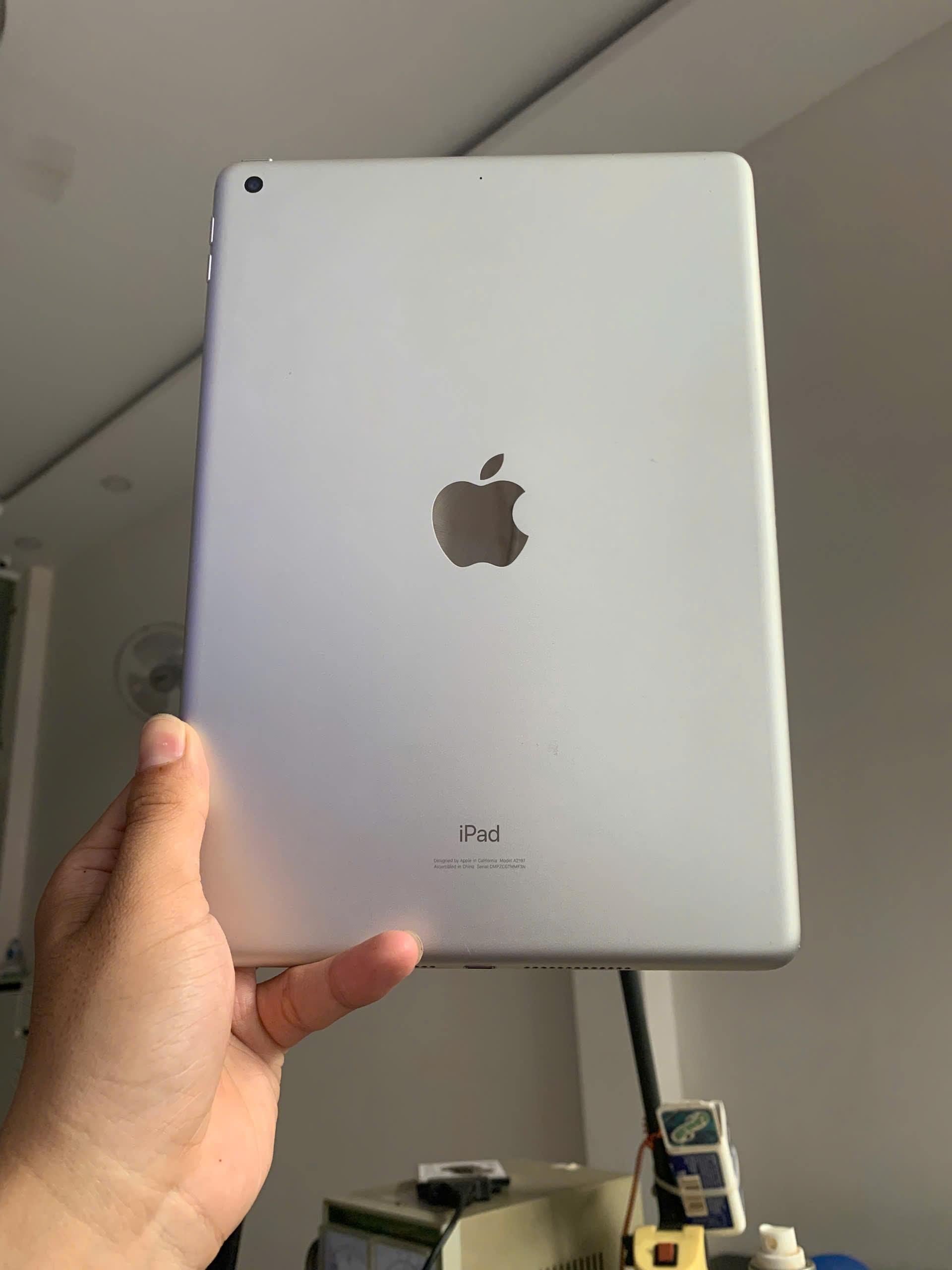 iPad Gen 7 | LIKE NEW