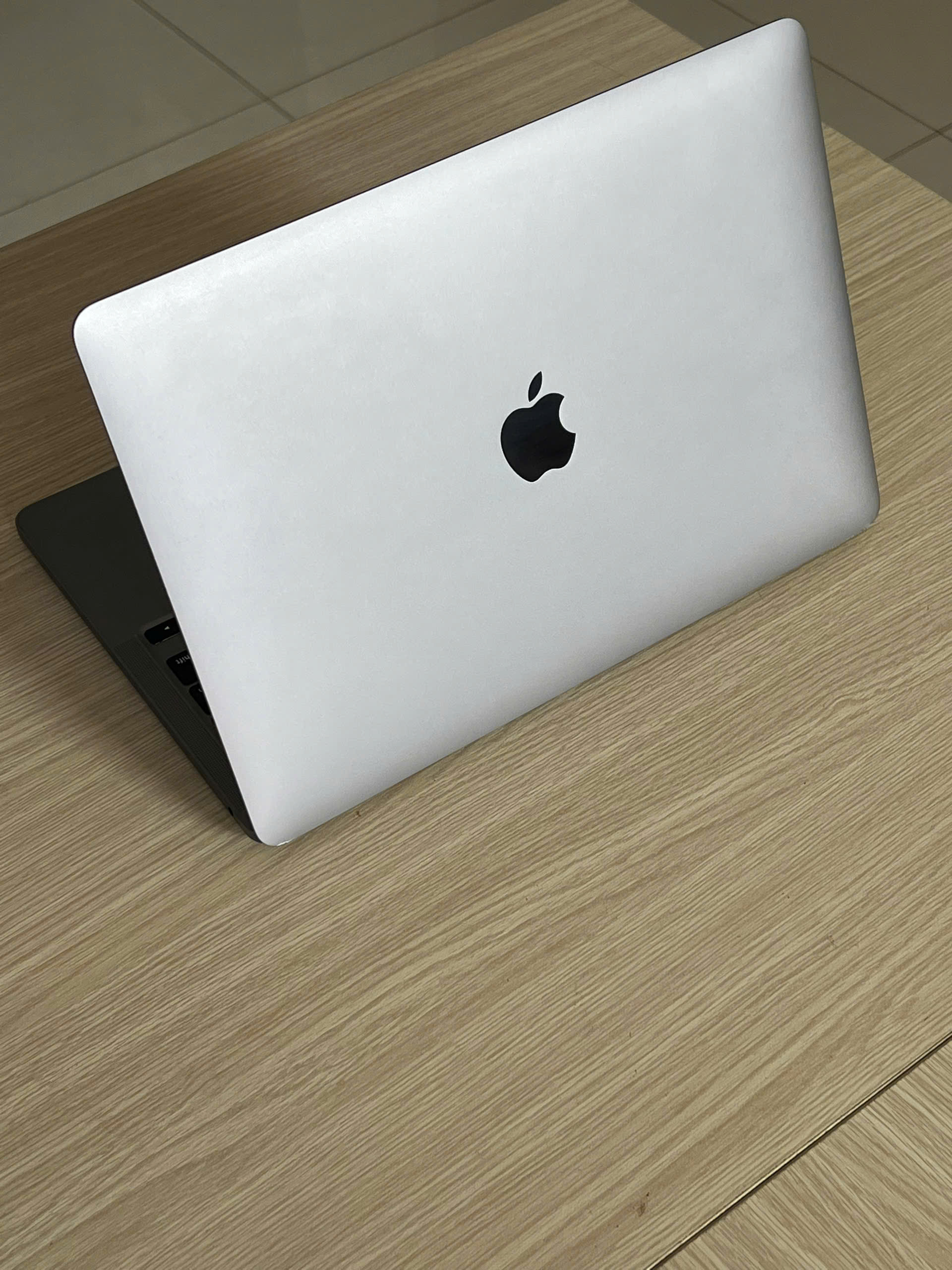 MacBook Pro 13-inch M1 2020 ram8/512G