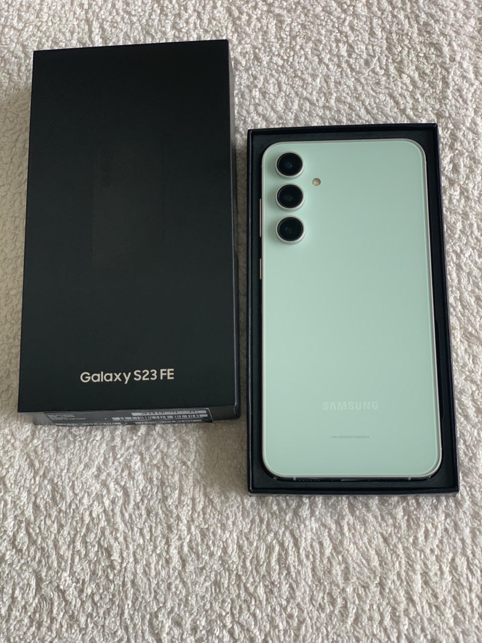 Samsung Galaxy S23 FE 5G (8GB / 128GB) | LIKE NEW 99%